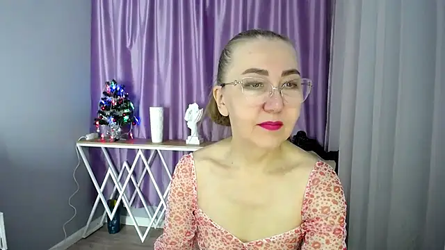 queen a n i online show from 12/04/24, 08:12