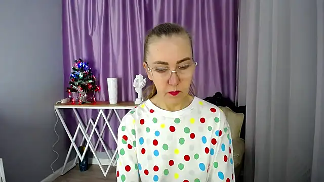 queen a n i online show from 12/04/24, 11:41