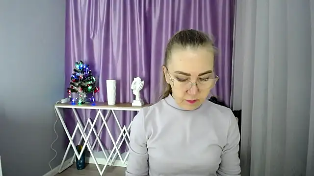 queen a n i online show from 12/05/24, 05:59