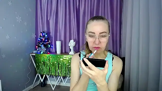 queen a n i online show from 12/12/24, 08:25