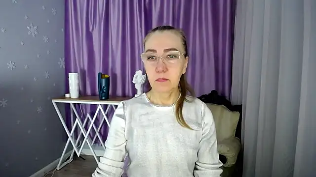 queen a n i online show from 01/23/25, 08:04