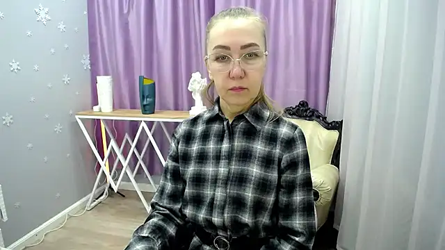 queen a n i online show from 01/25/25, 08:53