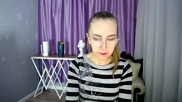 queen a n i online show from 02/22/25, 12:08