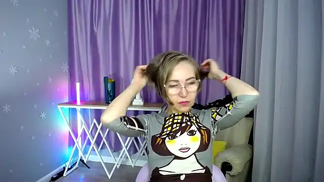 queen a n i online show from 10/26/25, 09:59