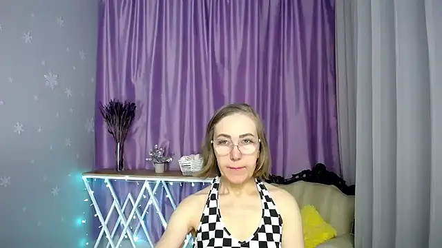 queen a n i online show from 04/07/26, 10:26