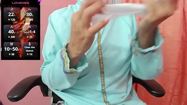 Snapshot of DarshaKhemu chatting on 12/13/24, 06:31 DarshaKhemu online show from 12/13/24, 06:31