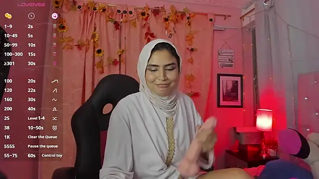 Snapshot of DarshaKhemu chatting on 03/18/25, 11:42 DarshaKhemu online show from 03/18/25, 11:42