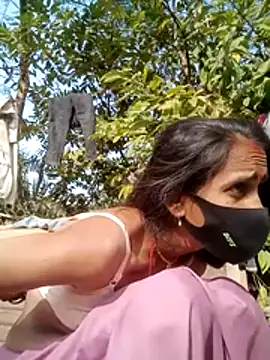 Snapshot of Mohni_Das chatting on 12/14/25, 06:08 Mohni Das online show from 12/14/25, 06:08