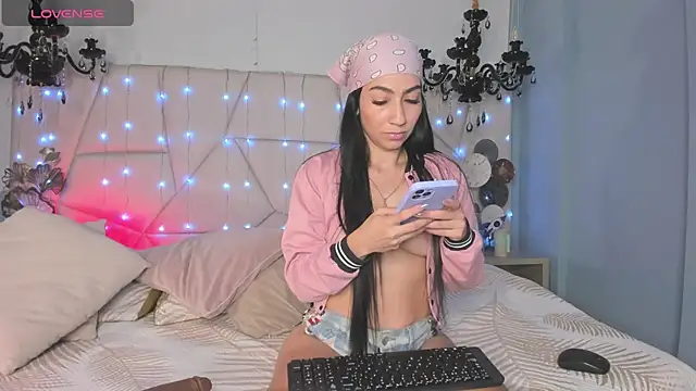 Selenee- online show from 12/27/24, 04:32