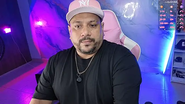 Snapshot of jacoob_woods chatting on 04/21/26, 01:42 jacoob woods online show from 04/21/26, 01:42