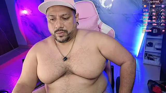 Snapshot of jacoob_woods chatting on 04/21/26, 02:51 jacoob woods online show from 04/21/26, 02:51