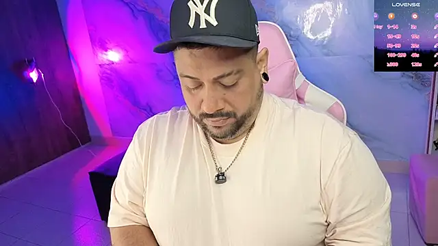 Snapshot of jacoob_woods chatting on 04/29/26, 12:48 jacoob woods online show from 04/29/26, 12:48