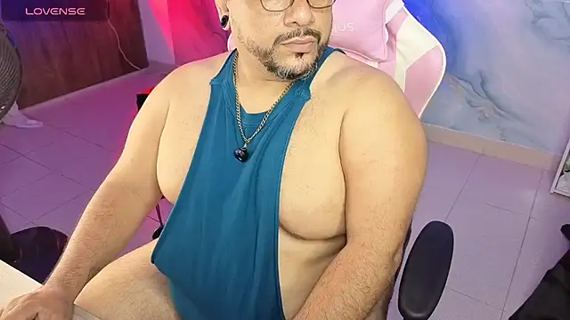 Snapshot of jacoob_woods chatting on 05/18/26, 03:24 jacoob woods online show from 05/18/26, 03:24
