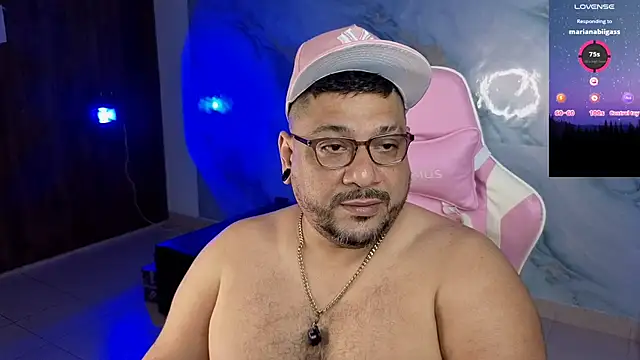 Snapshot of jacoob_woods chatting on 05/25/26, 12:11 jacoob woods online show from 05/25/26, 12:11