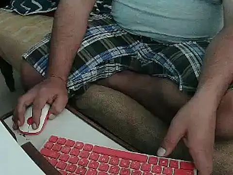 Snapshot of FUN4TIPS chatting on 01/08/25, 07:34 FUN4TIPS online show from 01/08/25, 07:34