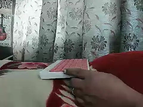 Snapshot of FUN4TIPS chatting on 01/10/25, 10:28 FUN4TIPS online show from 01/10/25, 10:28