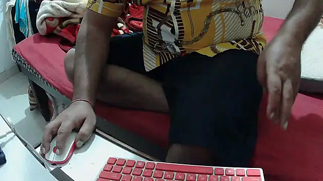 Snapshot of FUN4TIPS chatting on 01/31/25, 03:00 FUN4TIPS online show from 01/31/25, 03:00