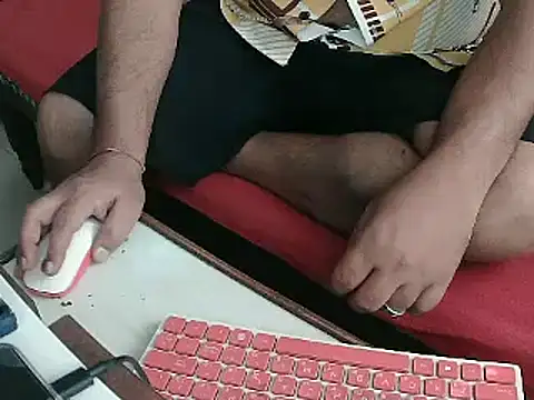 Snapshot of FUN4TIPS chatting on 02/02/25, 01:08 FUN4TIPS online show from 02/02/25, 01:08