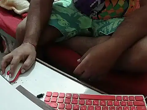 Snapshot of FUN4TIPS chatting on 02/13/25, 03:35 FUN4TIPS online show from 02/13/25, 03:35