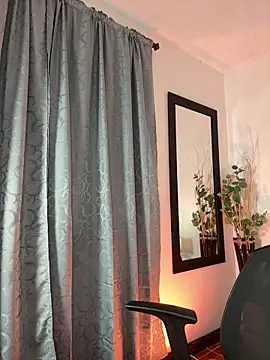 Snapshot of kem_hott chatting on 03/27/26, 05:13 kem hott online show from 03/27/26, 05:13