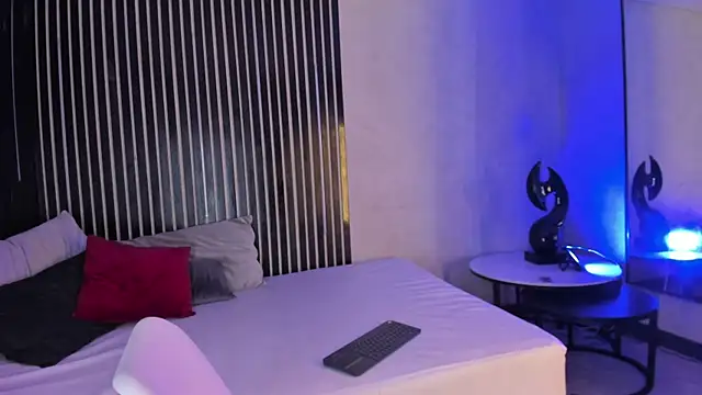 Snapshot of GraceCartier chatting on 12/24/24, 04:08 GraceCartier online show from 12/24/24, 04:08