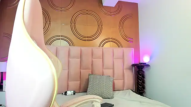 Snapshot of valeriaa19 chatting on 03/06/25, 09:03 valeriaa19 online show from 03/06/25, 09:03