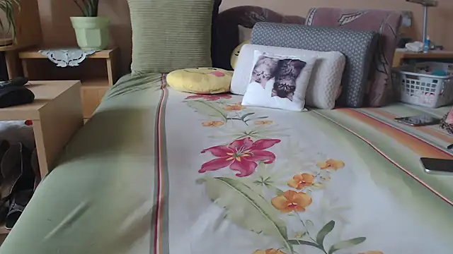 Snapshot of Margaret-milf chatting on 02/26/25, 12:47 Margaret-milf online show from 02/26/25, 12:47