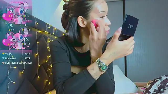 Snapshot of Mia_Tin chatting on 01/30/25, 12:48 Mia Tin online show from 01/30/25, 12:48