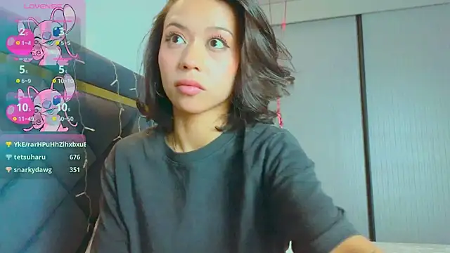 Snapshot of Mia_Tin chatting on 02/02/25, 11:30 Mia Tin online show from 02/02/25, 11:30