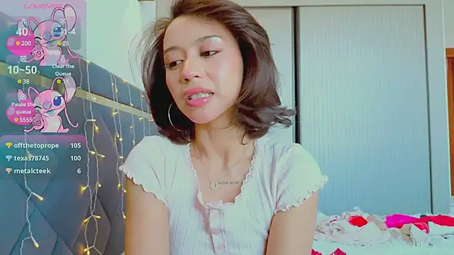 Snapshot of Mia_Tin chatting on 02/11/25, 09:20 Mia Tin online show from 02/11/25, 09:20