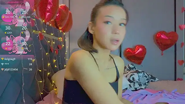 Snapshot of Mia_Tin chatting on 02/21/25, 12:39 Mia Tin online show from 02/21/25, 12:39