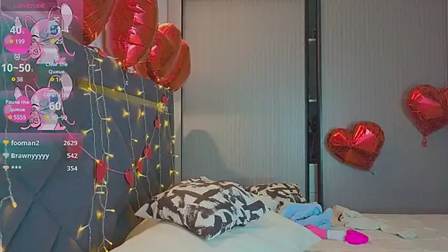 Snapshot of Mia_Tin chatting on 02/22/25, 12:19 Mia Tin online show from 02/22/25, 12:19