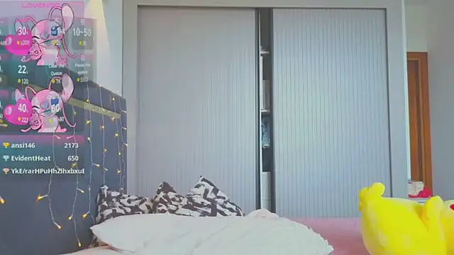 Snapshot of Mia_Tin chatting on 03/08/25, 09:50 Mia Tin online show from 03/08/25, 09:50