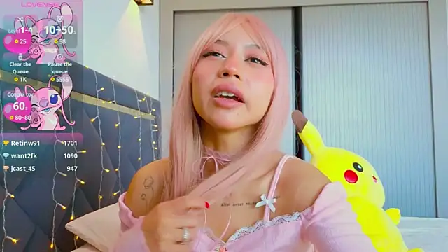 Snapshot of Mia_Tin chatting on 03/16/25, 10:33 Mia Tin online show from 03/16/25, 10:33