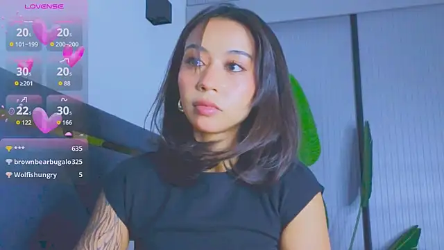 Snapshot of Mia_Tin chatting on 09/18/25, 02:52 Mia Tin online show from 09/18/25, 02:52