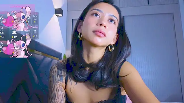 Snapshot of Mia_Tin chatting on 10/14/25, 02:07 Mia Tin online show from 10/14/25, 02:07