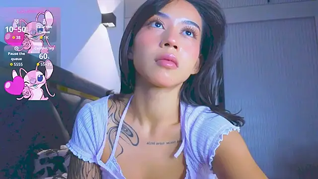 Snapshot of Mia_Tin chatting on 10/16/25, 01:23 Mia Tin online show from 10/16/25, 01:23