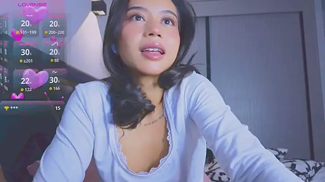 Snapshot of Mia_Tin chatting on 10/24/25, 08:05 Mia Tin online show from 10/24/25, 08:05