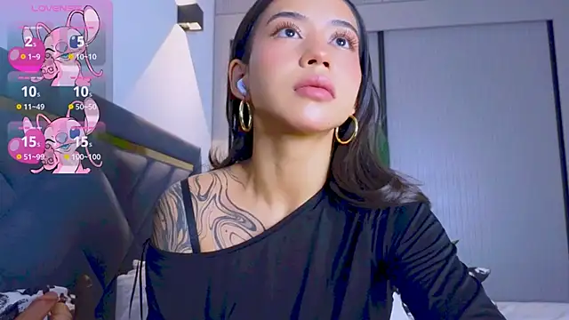 Snapshot of Mia_Tin chatting on 11/12/25, 03:34 Mia Tin online show from 11/12/25, 03:34