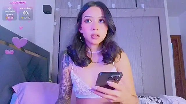 Mia Tin online show from 02/11/26, 08:25