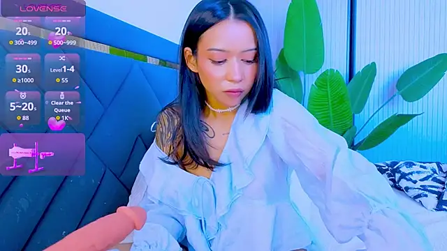 Snapshot of Mia_Tin chatting on 04/20/26, 08:28 Mia Tin online show from 04/20/26, 08:28
