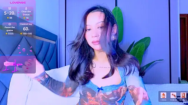 Snapshot of Mia_Tin chatting on 06/18/26, 04:33 Mia Tin online show from 06/18/26, 04:33