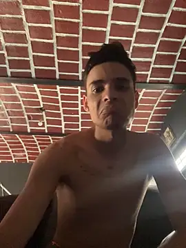 Snapshot of brianor89 chatting on 10/01/25, 02:23 brianor89 online show from 10/01/25, 02:23