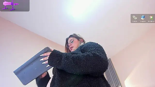 Snapshot of EYMI_TOMSOM chatting on 03/08/25, 02:40 EYMI TOMSOM online show from 03/08/25, 02:40