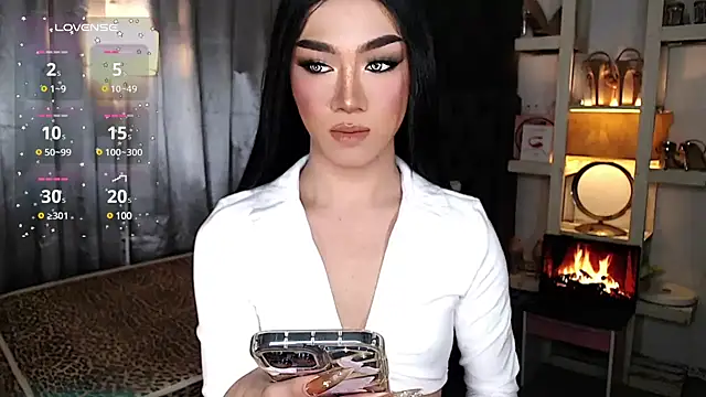 Snapshot of Local_Hoelyx chatting on 12/12/24, 07:59 Local Hoelyx online show from 12/12/24, 07:59