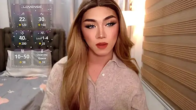 Snapshot of Local_Hoelyx chatting on 12/28/24, 10:36 Local Hoelyx online show from 12/28/24, 10:36