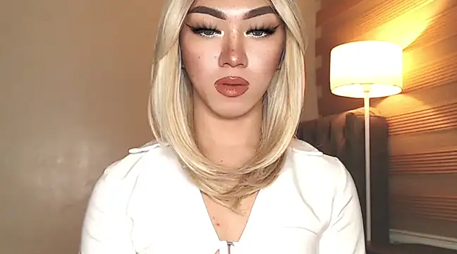 Snapshot of Local_Hoelyx chatting on 02/11/25, 06:55 Local Hoelyx online show from 02/11/25, 06:55