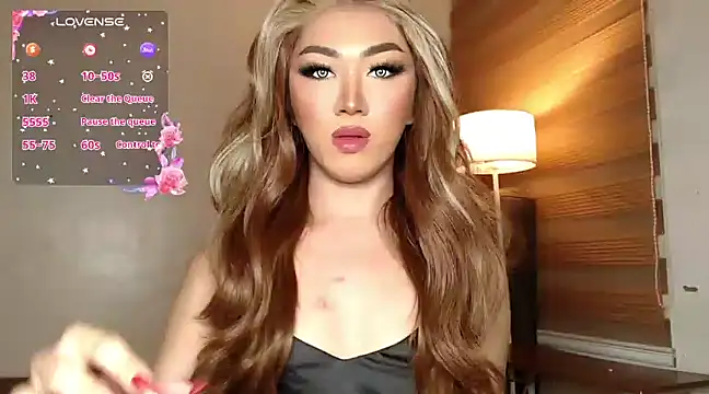 Snapshot of Local_Hoelyx chatting on 02/16/25, 05:15 Local Hoelyx online show from 02/16/25, 05:15