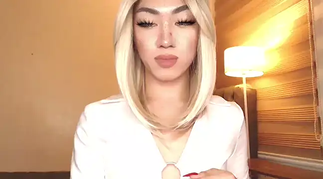 Snapshot of Local_Hoelyx chatting on 02/24/25, 07:33 Local Hoelyx online show from 02/24/25, 07:33