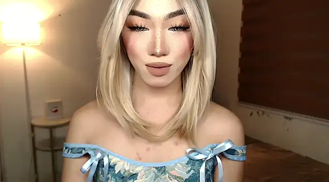 Snapshot of Local_Hoelyx chatting on 03/15/25, 08:58 Local Hoelyx online show from 03/15/25, 08:58